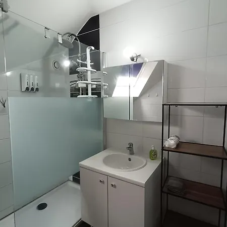 Chez Oppo منزل للإقامة