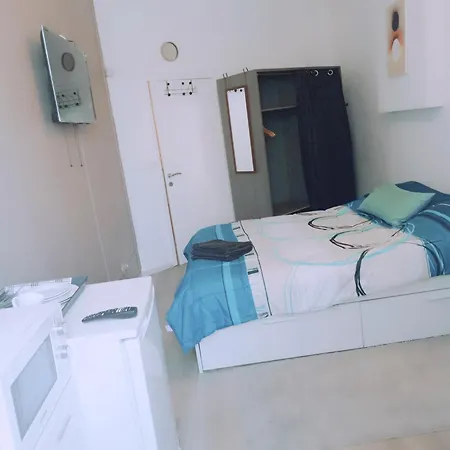 Chez Oppo בית אירוח